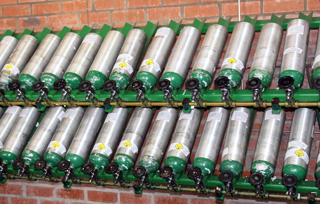 medical oxygen cylinders